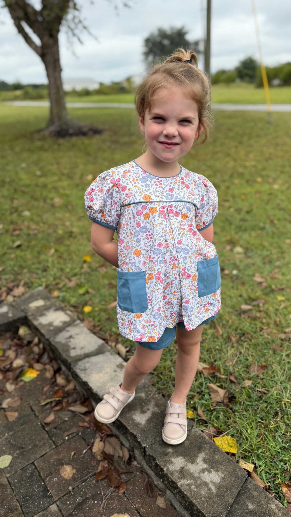 Stone Bow & Floral Shorts Set